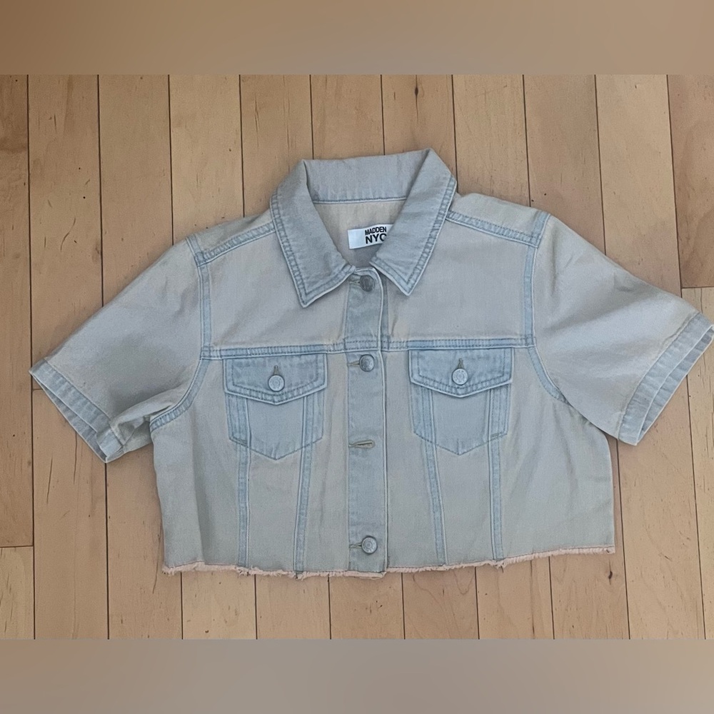 Cropped short sleeve denim jacket